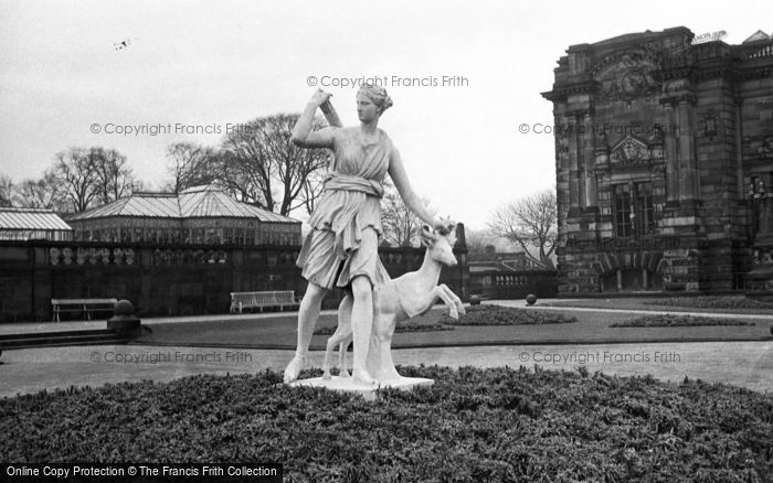 Photo of Bradford, Lister Park, Diana Statue 1951