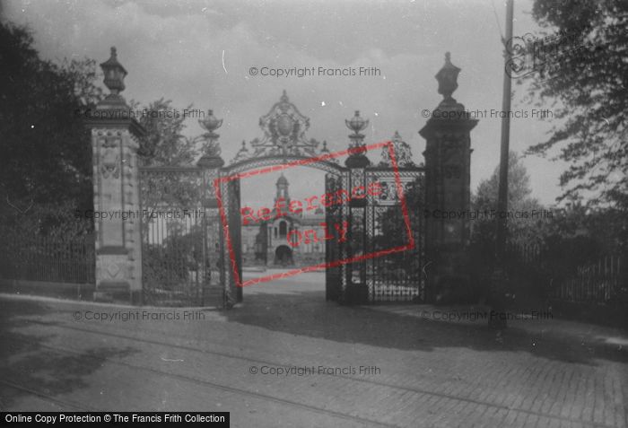 Photo of Bradford, Manningham (Lister) Park, Entrance 1921