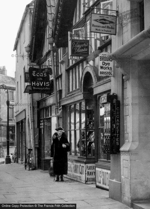 Photo of Bradford On Avon, Lady In The Shambles c.1945