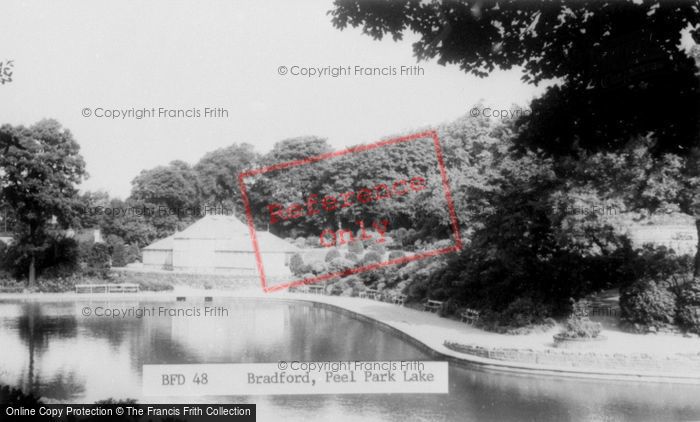 Photo of Bradford, Peel Park Lake c.1965