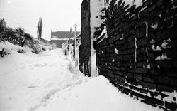 Snow, Horton Bank, Back Street 1953, Bradford