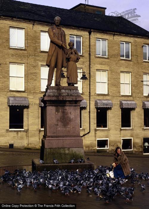 Photo of Bradford, Statue Of Richard Oastler c.1998