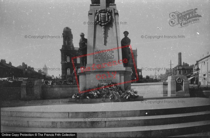 Photo of Bradford, War Memorial 1923