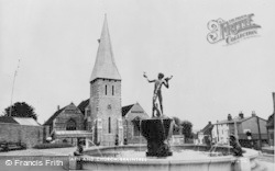 The Fountain And Church c.1955, Braintree