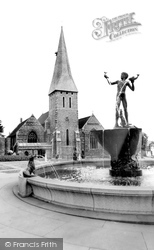The Fountain And St Michael's Church c.1955, Braintree