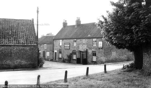 Photo of Brantingham, Triton Inn  c.1955