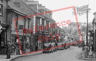 Caen Street 1938, Braunton