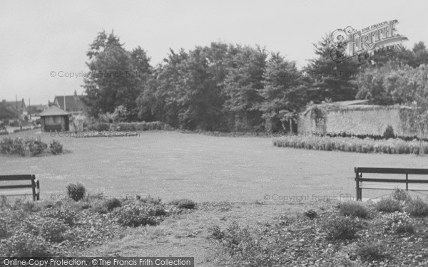 Photo of Braunton, Memorial Gardens c.1950