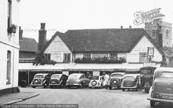 Photo of Bray, Cars At The Hind's Head Hotel c.1955