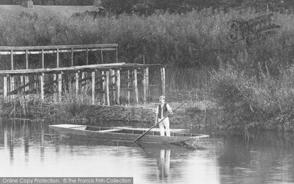 Photo of Bray, Punting On The River Thames 1890