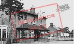 The Red Lion c.1965, Breachwood Green