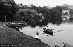 Boating, Newton Pool 1910, Brecon