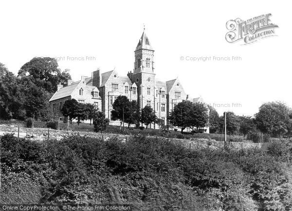 Photo of Brecon, Memorial College 1899