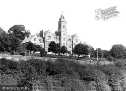 Memorial College 1899, Brecon