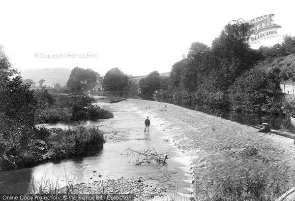 Photo of Brecon, Newton Weir 1910