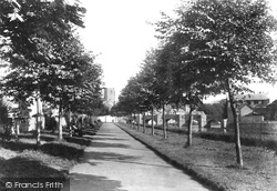 The Promenade 1899, Brecon