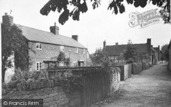A Quaint Lane c.1950, Bredon