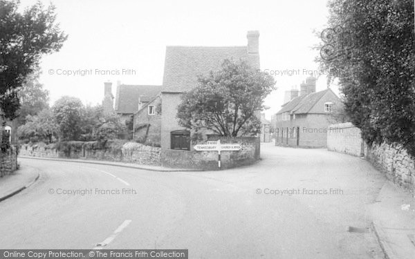 Photo of Bredon, The Village c.1955
