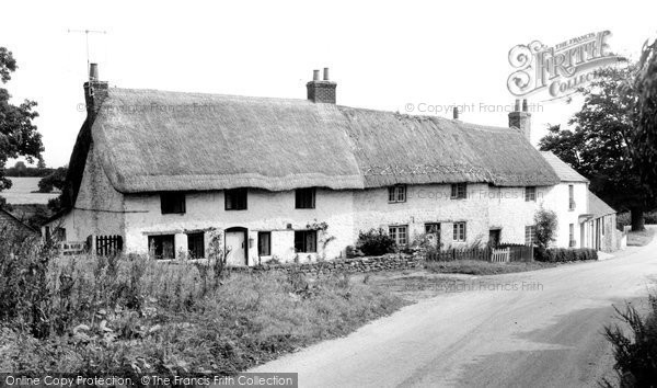 Photo of Bremhill, Thatched Cottages c.1960
