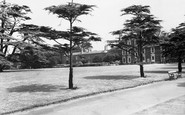 Brentford, Boston Manor Park c1955