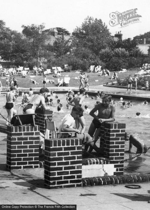 Photo of Brentwood, Boys At The Poolside c.1955