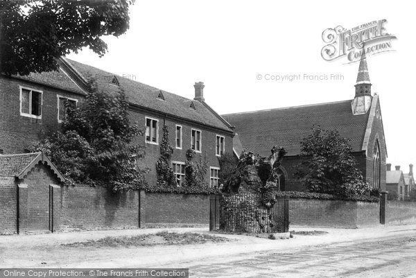 Photo of Brentwood, Grammar School And Hunter's Elm 1895