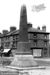 W Hunter's Memorial 1895, Brentwood