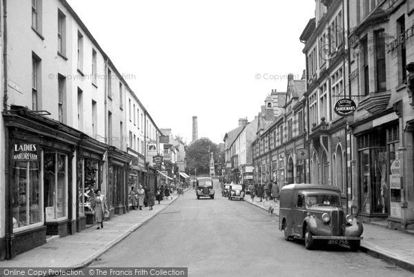 Photo of Bridgend, Caroline Street c.1950
