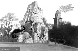 The Castle Ruins And St Mary's Church c.1950, Bridgnorth