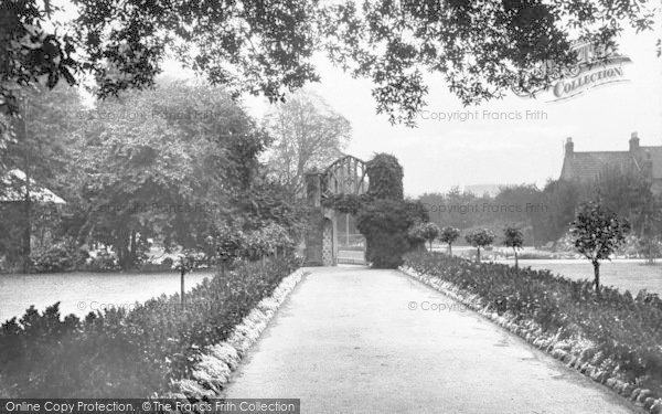 Photo of Bridgwater, Blake Gardens 1936