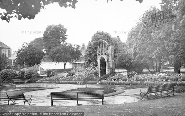 Photo of Bridgwater, Blake Gardens c.1950