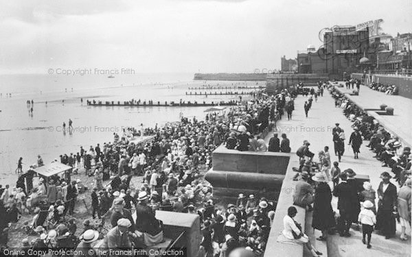 Photo of Bridlington, The Terraces 1923