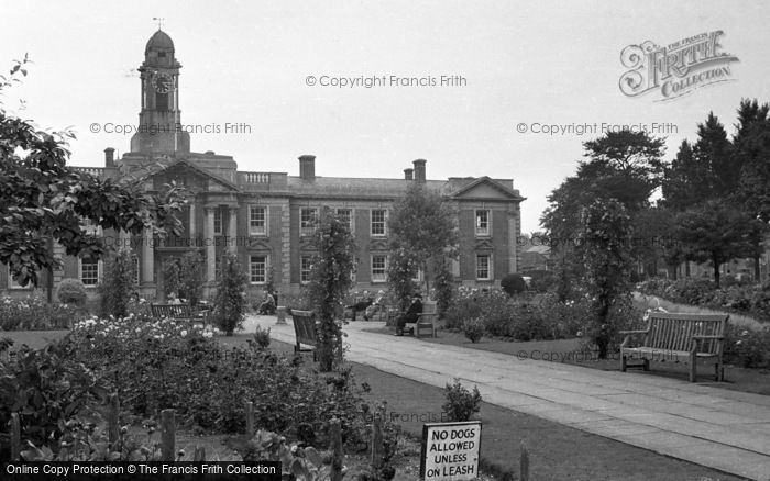 Photo of Bridlington, Town Hall 1951