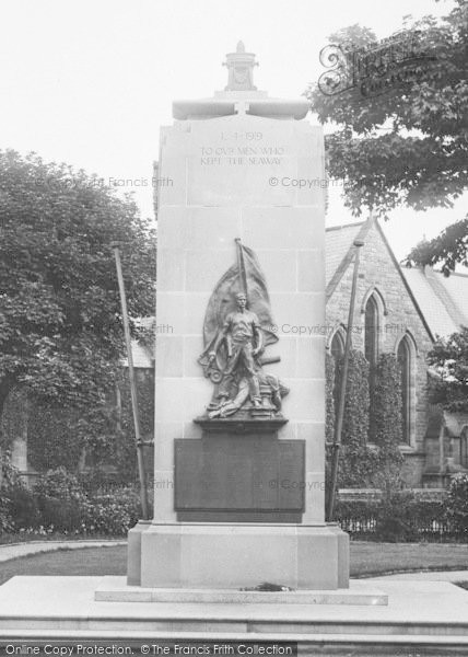Photo of Bridlington, War Memorial 1923