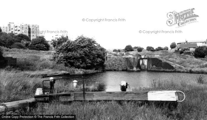 Photo of Brierley Hill, Delph Locks c.1965