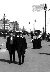 Promenaders On King's Road 1902, Brighton