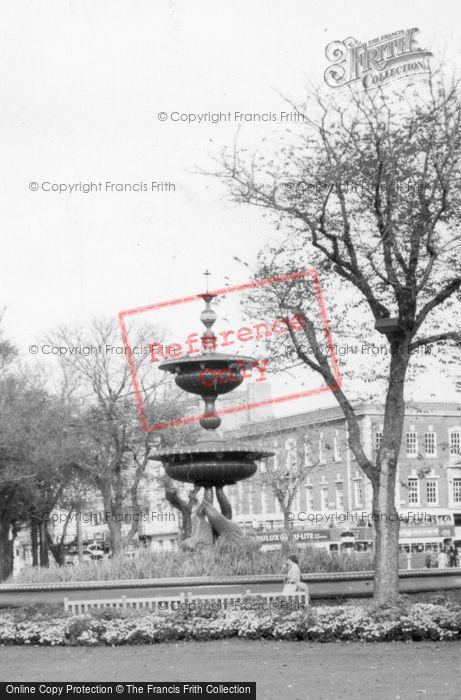 Photo of Brighton, The Fountain, Old Steine Gardens c.1955