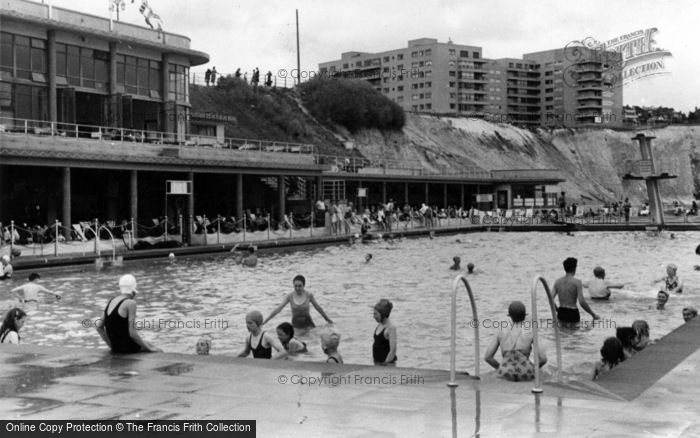 Photo of Brighton, The Open Air Baths c.1955