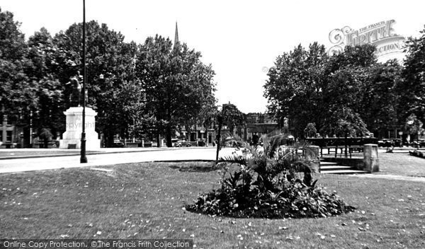 Photo of Bristol, Queen's Square c1950