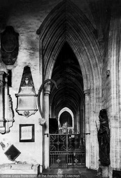 Photo of Bristol, St Mary Redcliffe Church, Queen Elizabeth Statue 1887