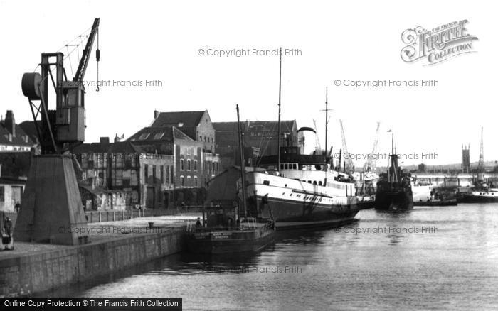 Photo of Bristol, The Docks 1953