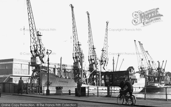 Photo of Bristol, The Docks 1953