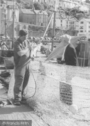 Repairing Nets 1966, Brixham