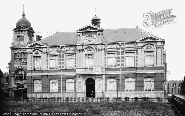Photo of Brixton, Tate Public Library 1899