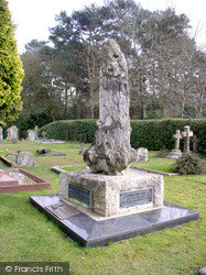 Alfred Russel Wallace Memorial 2004, Broadstone