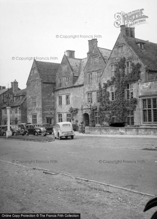 Photo of Broadway, The Lygon Arms c.1950