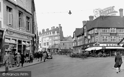 1948, Bromley