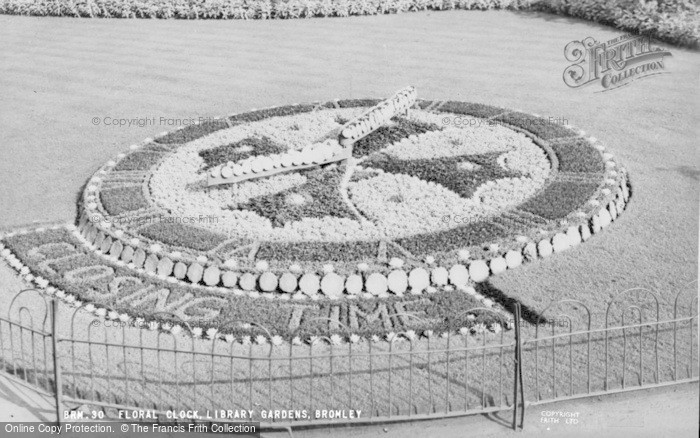 Photo of Bromley, Floral Clock, Library Gardens c.1955