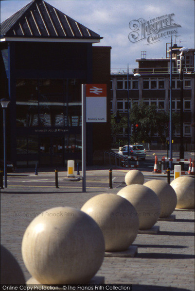 Photo of Bromley, The New Station 2004