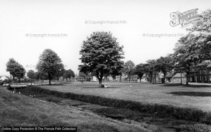 Photo of Brompton, Water End c.1960